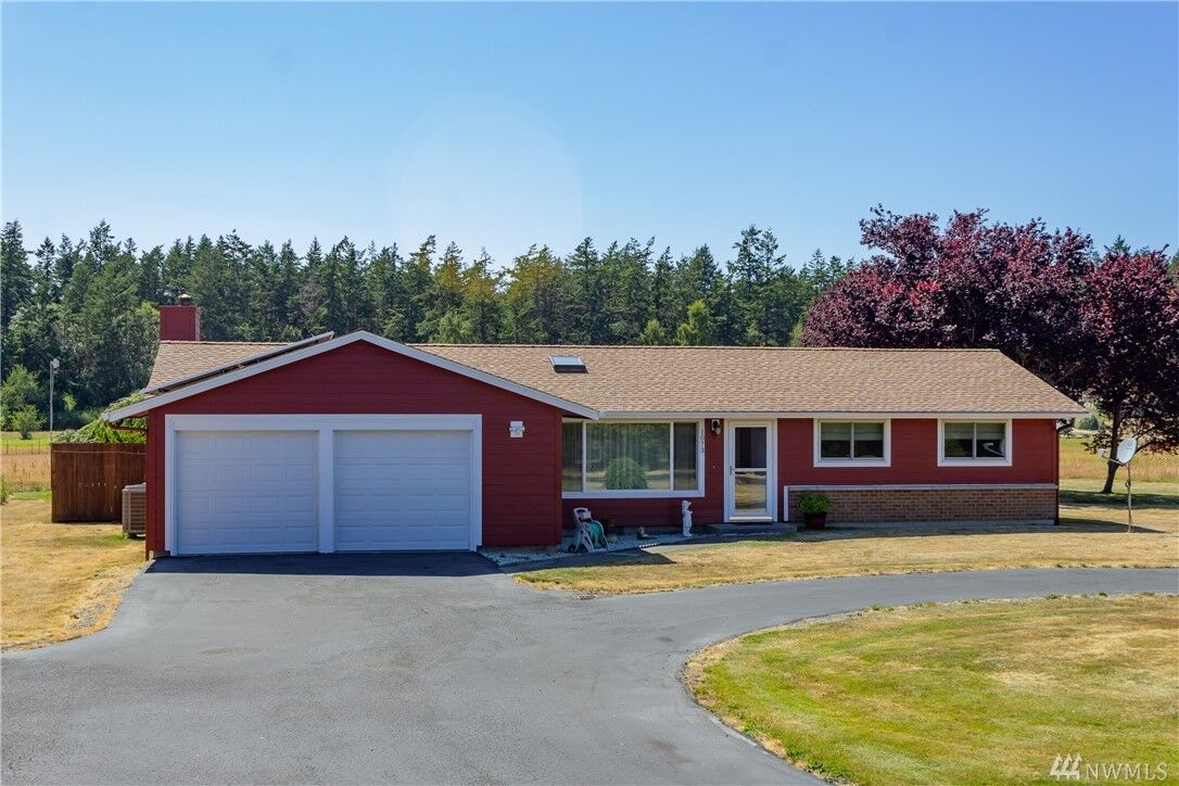 Property Photo: 1073 Zylstra Rd WA 98239