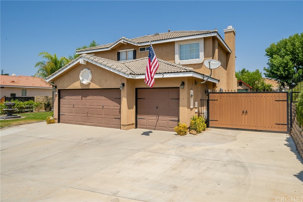 Property Photo:  28451 Via Joyce Drive  CA 91350 