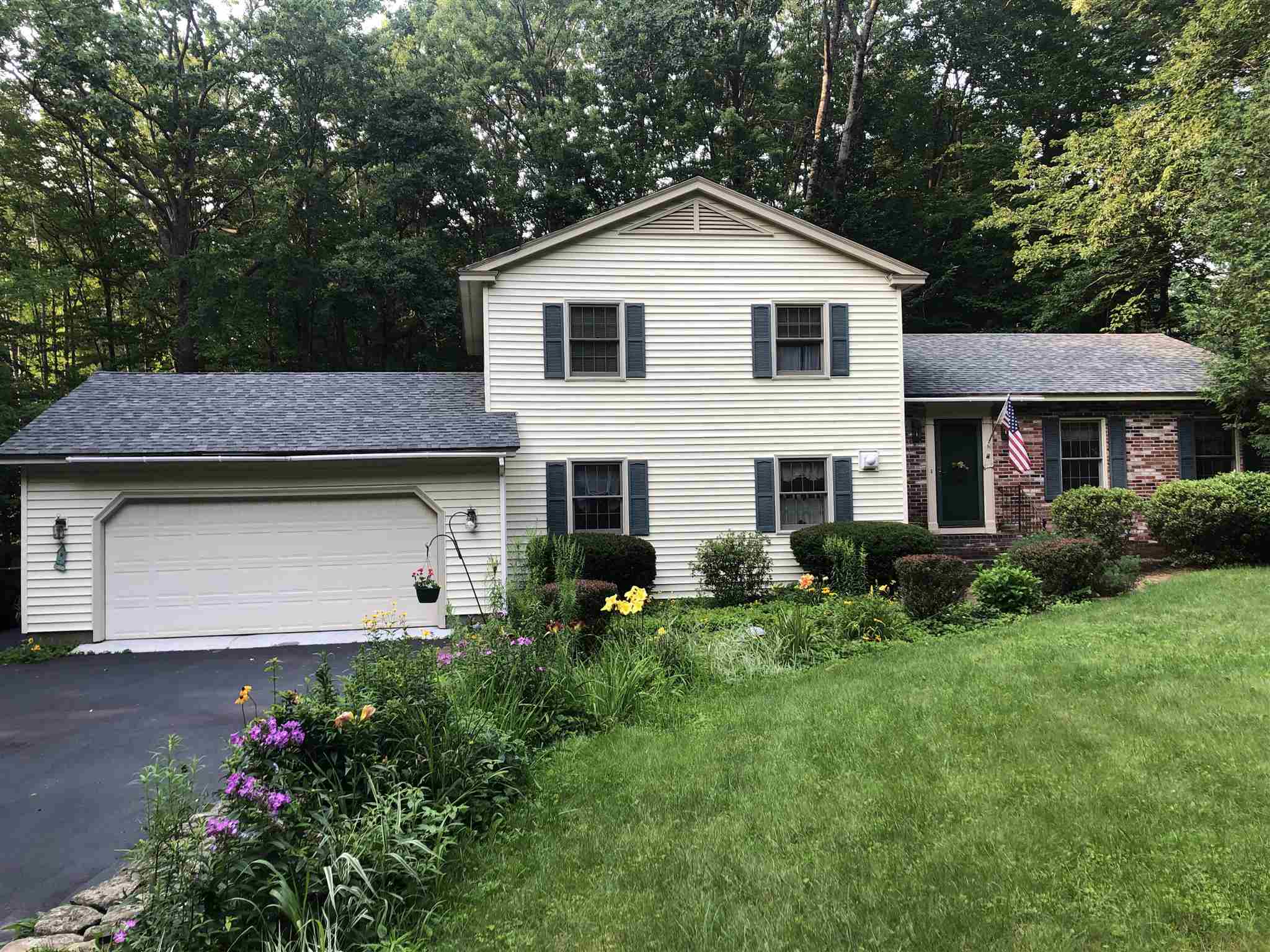 Property Photo:  7 Loon Street  NH 03894 