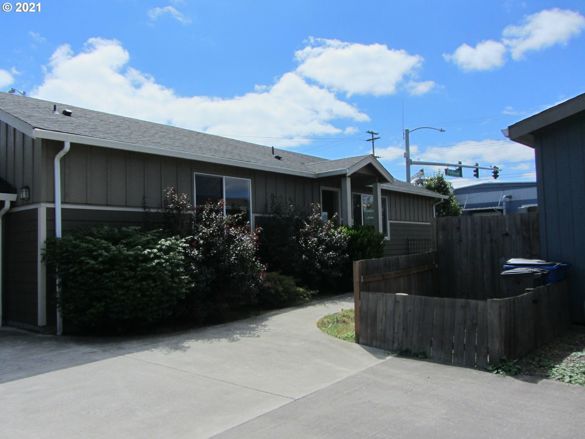 Property Photo: 2607 Unander Ave WA 98660