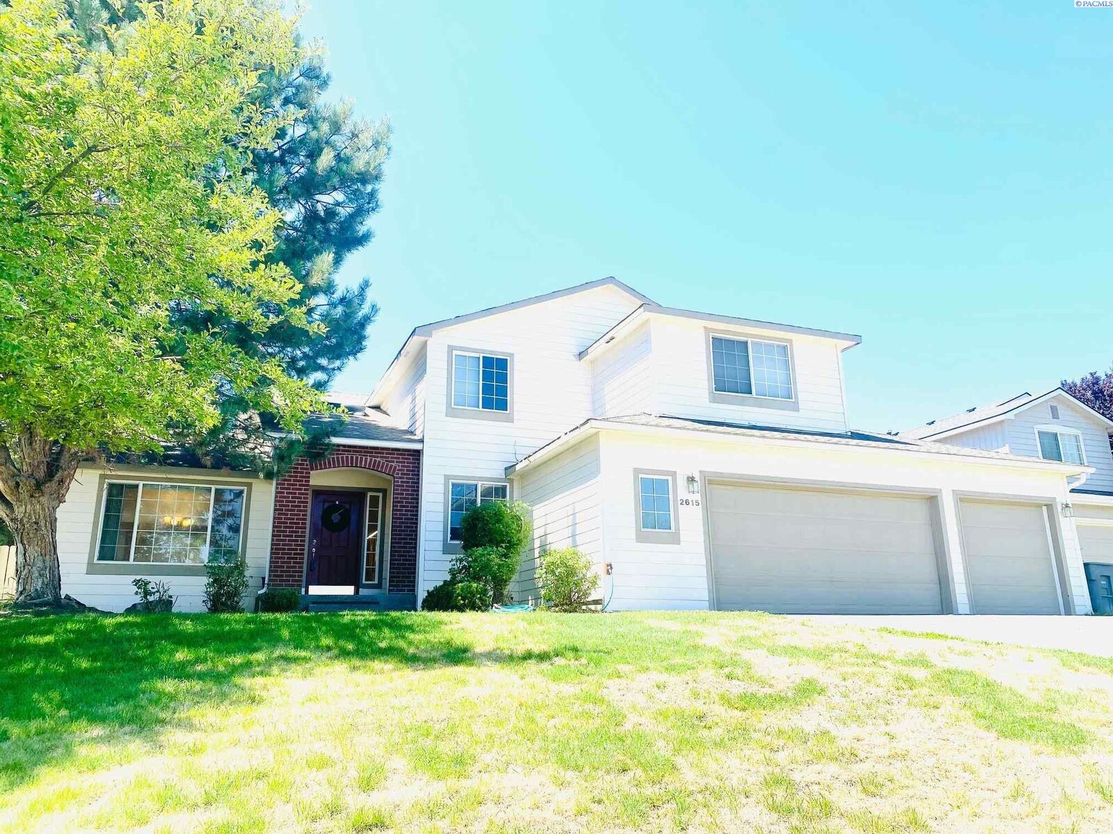Property Photo: 2615 Scottsdale Place WA 99354