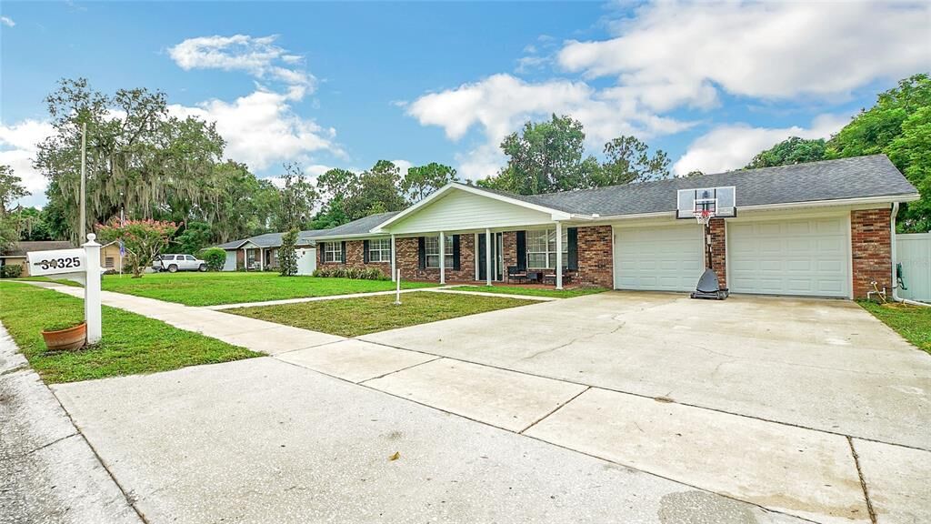 Property Photo: 34325 Black Bass Circle FL 34731