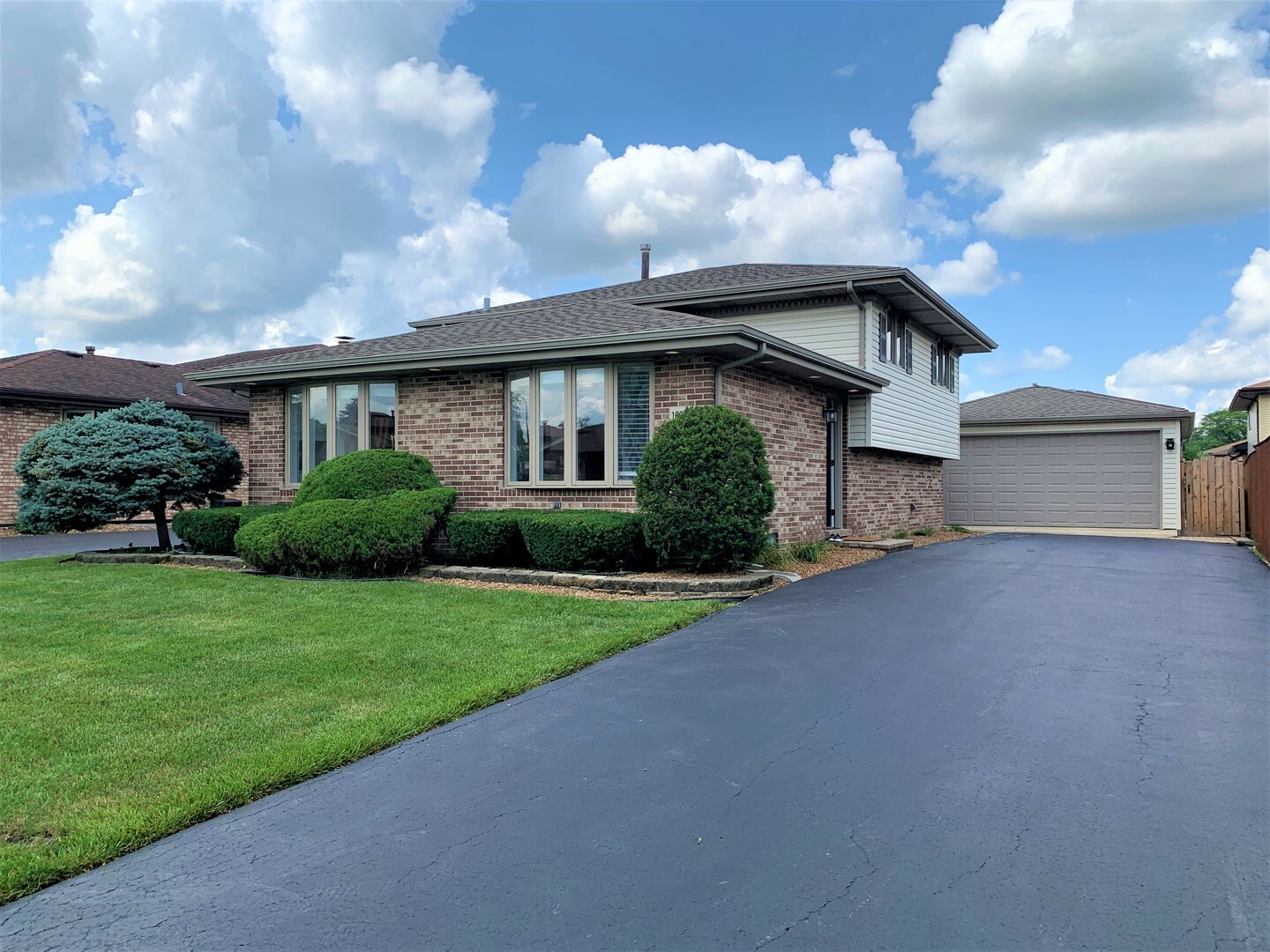 Property Photo:  16742 89th Avenue  IL 60487 