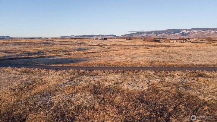 Property Photo: 9 Green Canyon Lane WA 98926