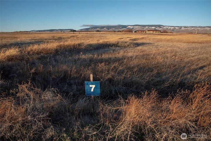 Property Photo: 7 Green Canyon Lane WA 98926