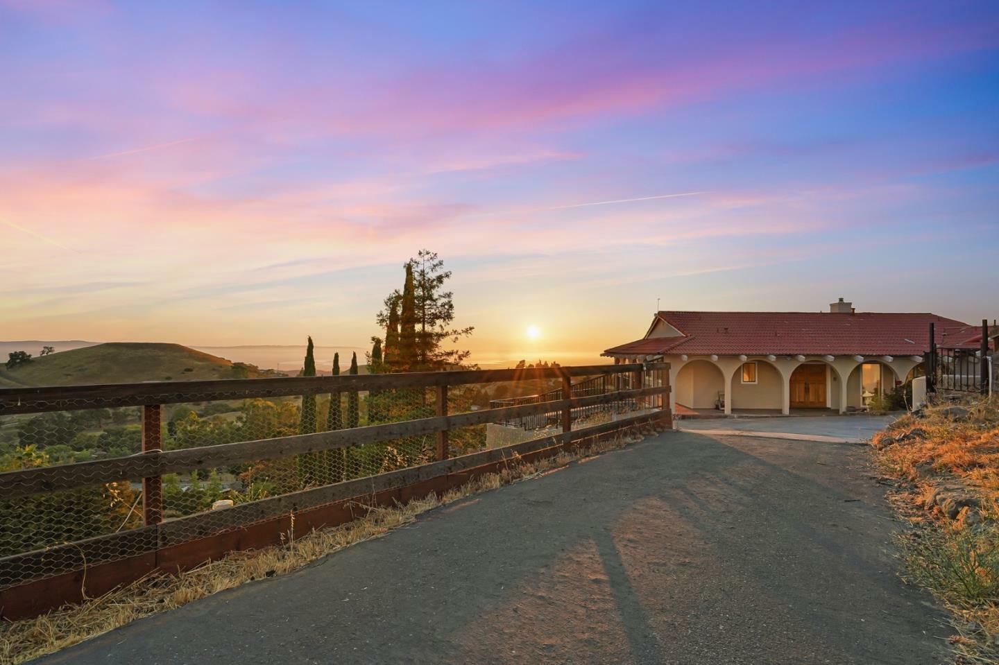 Property Photo: 1440 Kahler Court CA 95132