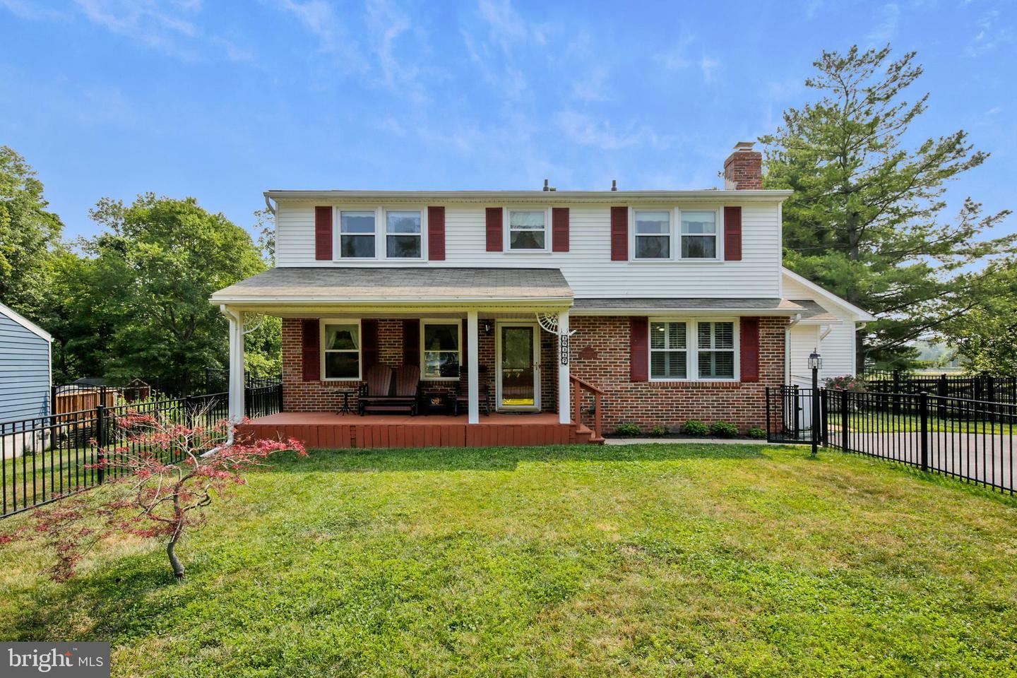 Property Photo: 19117 Dowden Circle MD 20837