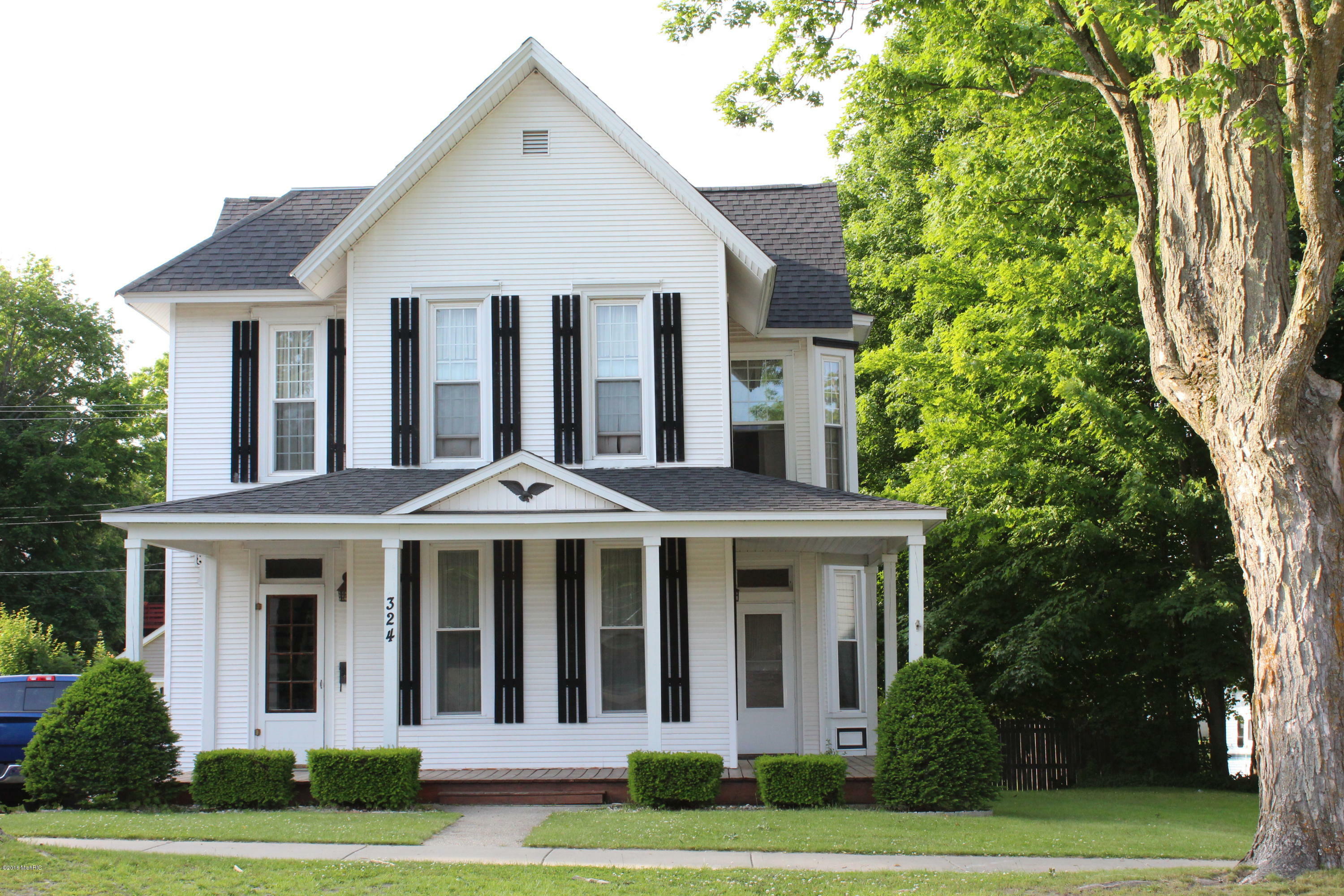 Property Photo: 324 W Upton Avenue MI 49677