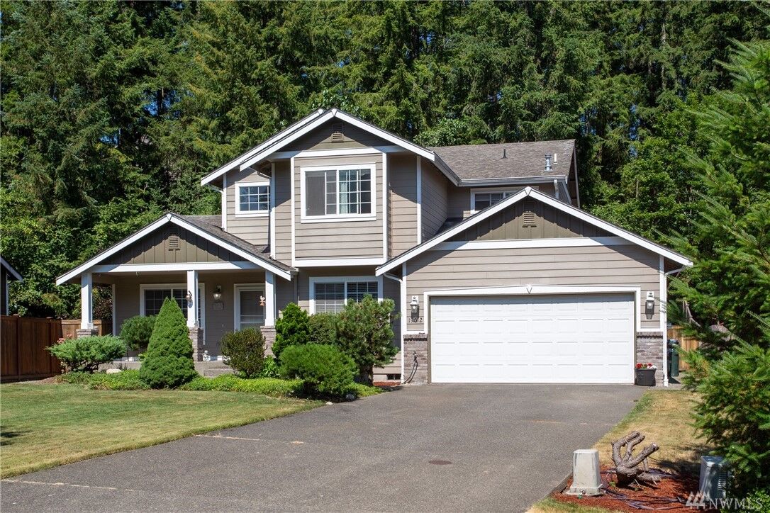 Property Photo: 19012 Silver Creek Ave E WA 98375
