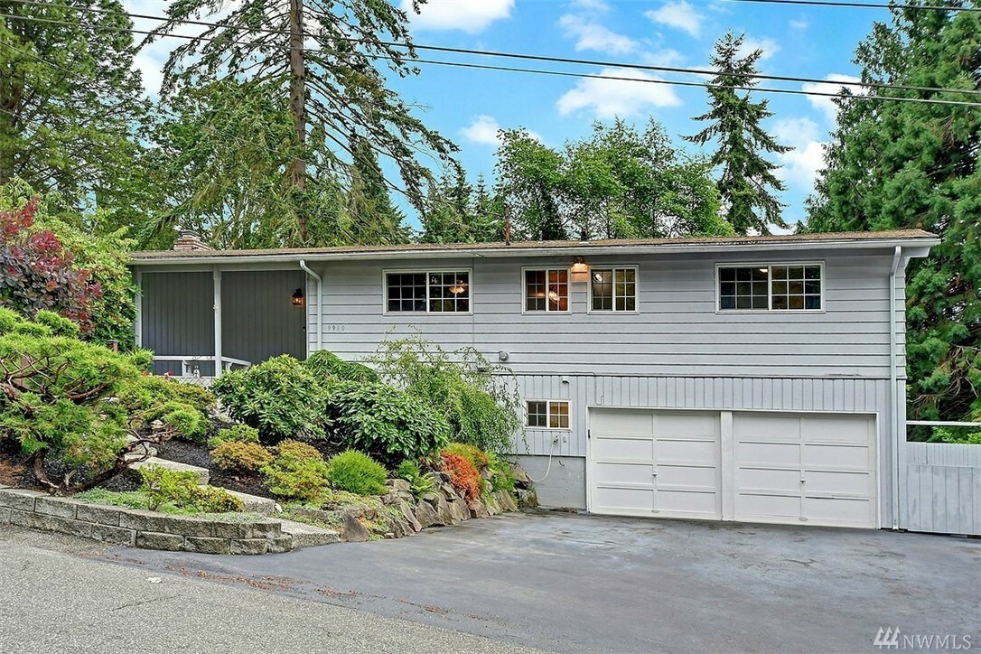 Property Photo:  9910 227th Place SW  WA 98020 