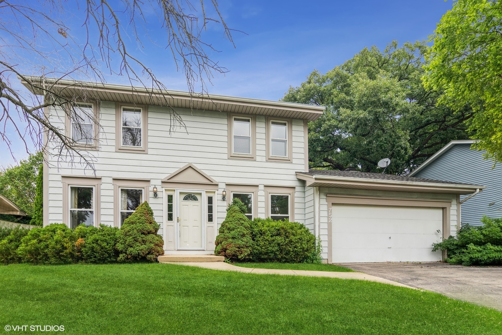 Property Photo: 752 Bayberry Drive IL 60103