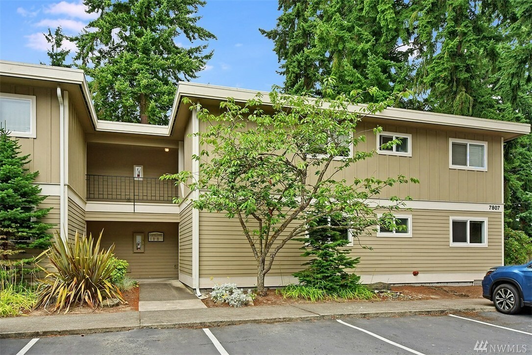 Property Photo:  7807 218th St SW 20  WA 98026 