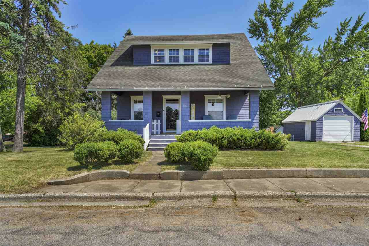 Property Photo: 1126 W High St MI 49203