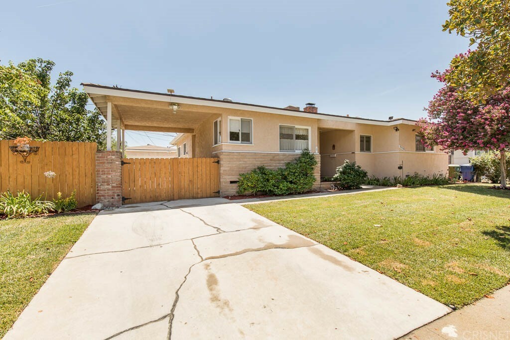 Property Photo:  19534 Hamlin Street  CA 91335 