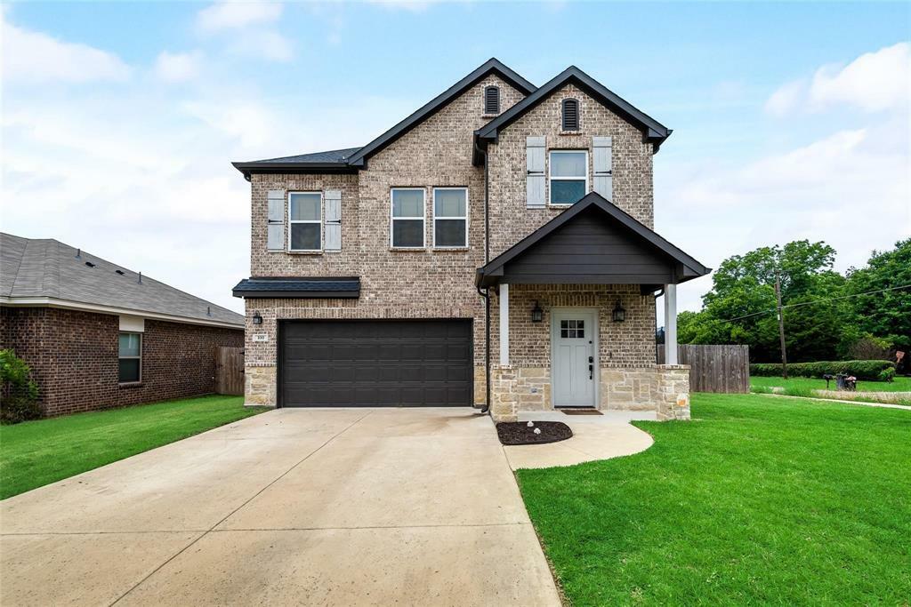 Property Photo: 100 Mitchell Street TX 75160
