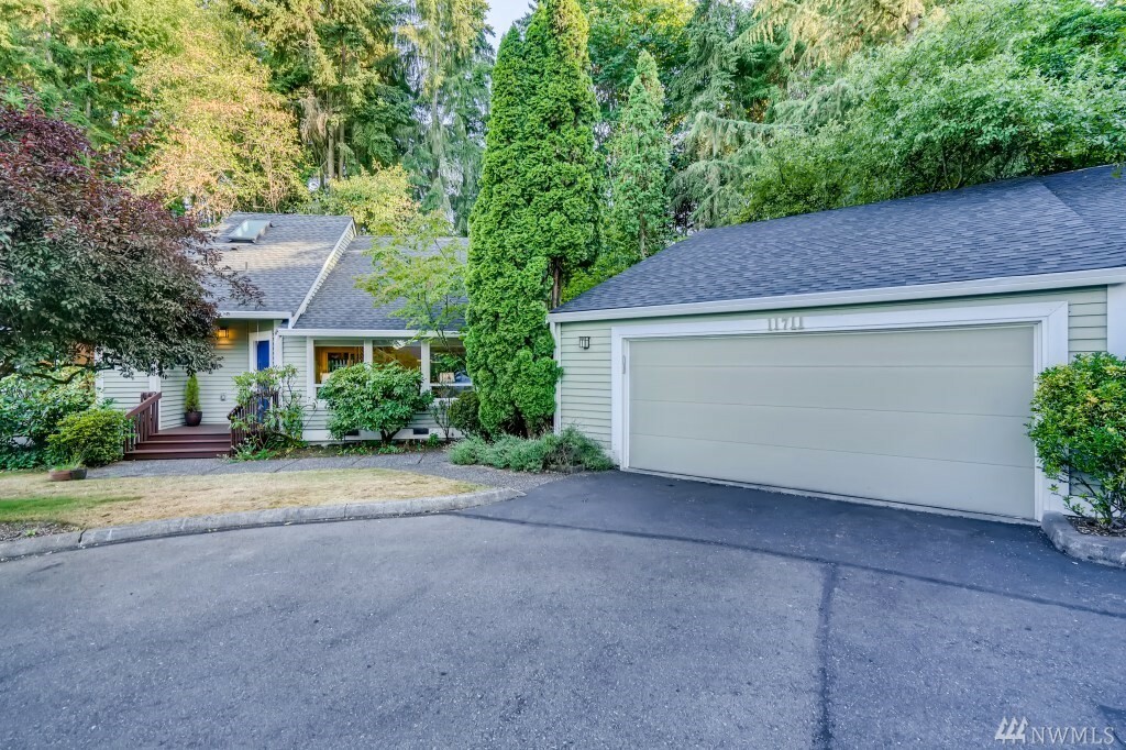 Property Photo:  11711 NE 105th Lane  WA 98033 