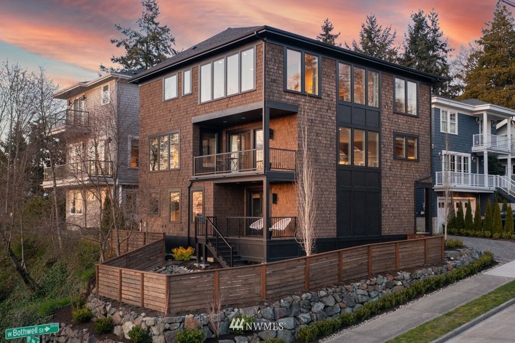 Property Photo: 1024 W Bothwell Street WA 98119