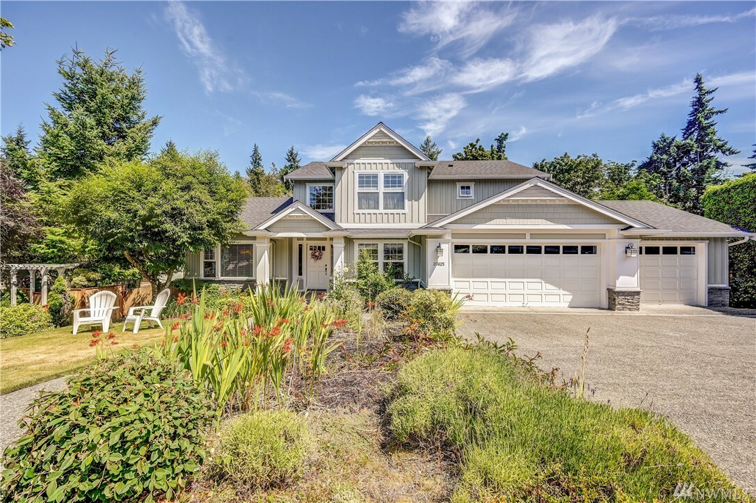 Property Photo:  20625 88th Ave W  WA 98026 