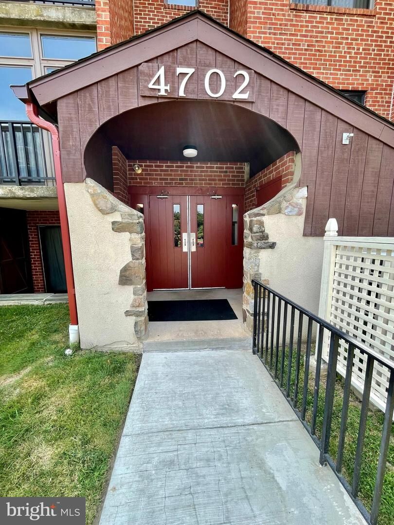Property Photo: 4702 Linden Knoll Drive 332 DE 19808