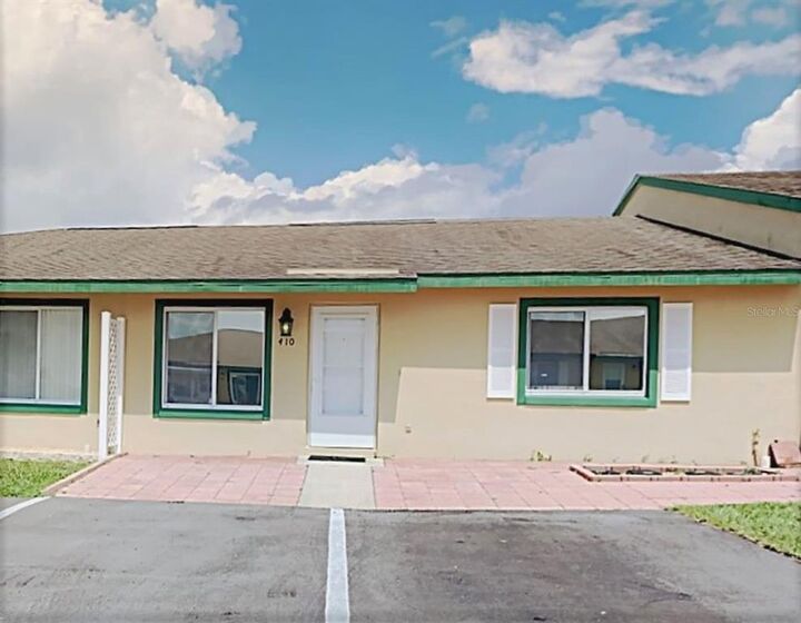 Property Photo:  410 Winter Ridge Boulevard  FL 33881 