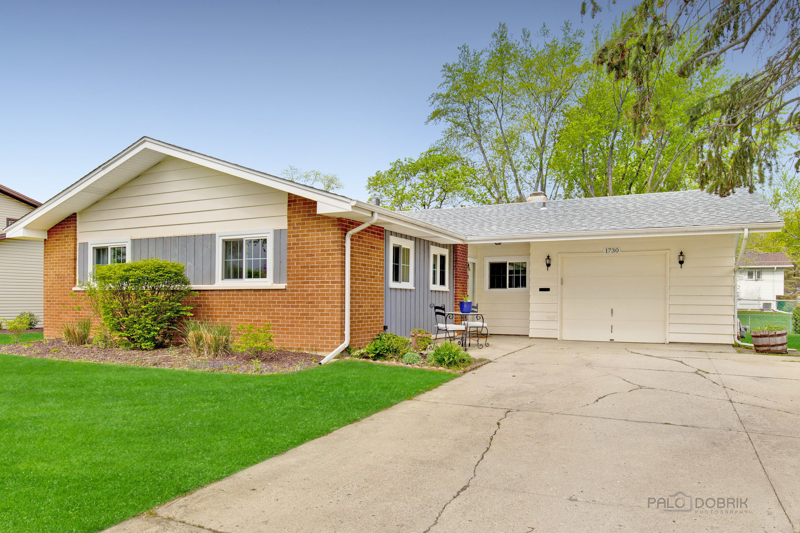 Property Photo:  1730 Ida Road  IL 60169 