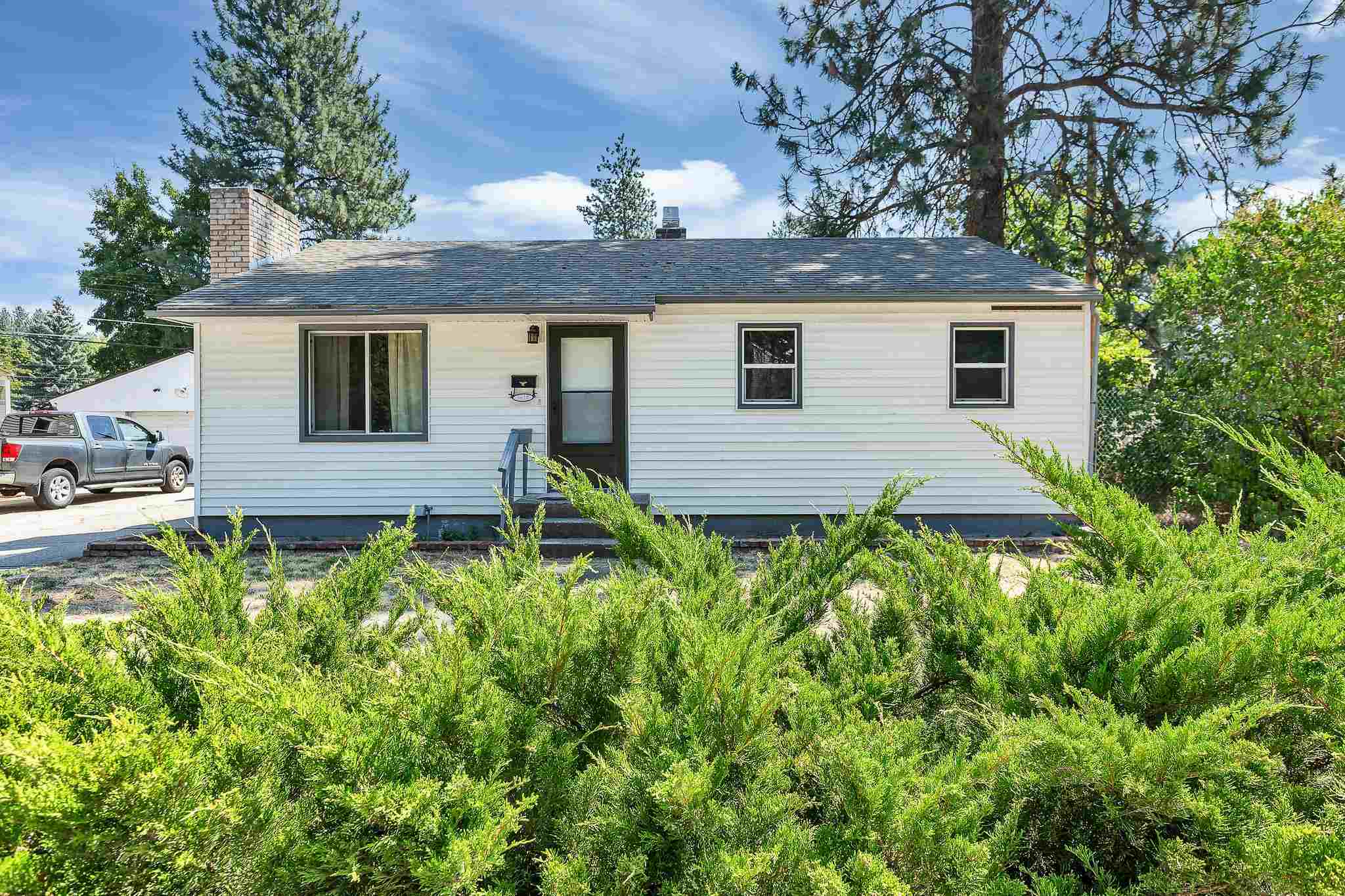 Property Photo:  6010 N Assembly St  WA 99205 