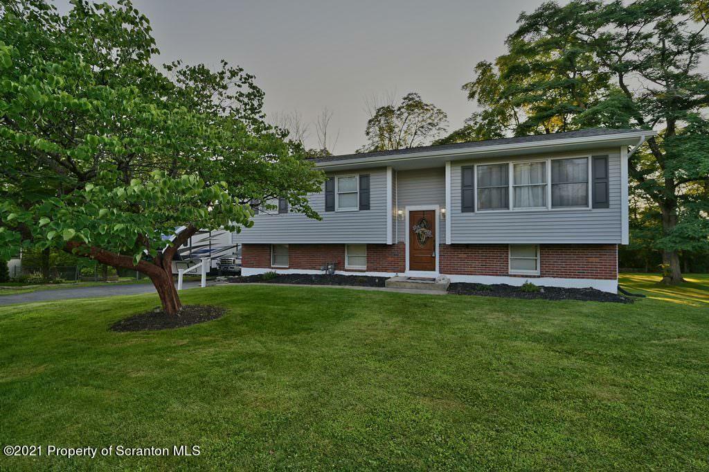 Property Photo:  124 W Edgewood Drive  PA 18411 