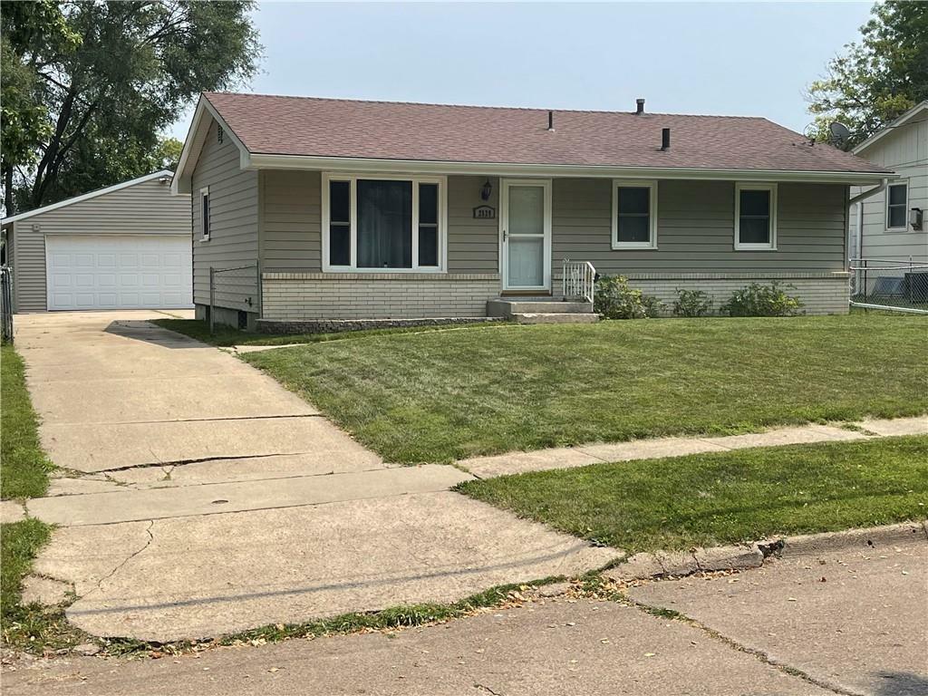 Property Photo:  2529 E 16th Street  IA 50316 