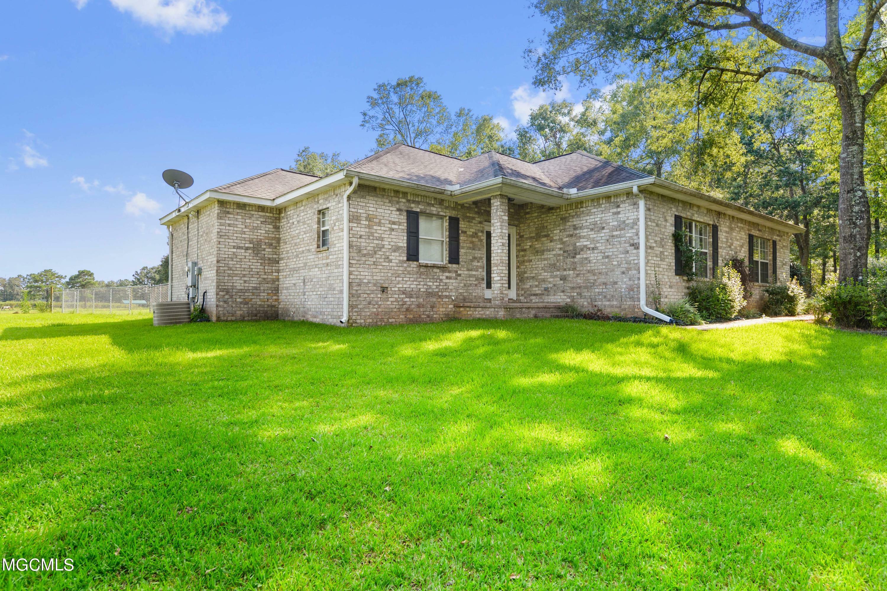 4716 Ashmore Ridge Drive  Vancleave MS 39565 photo