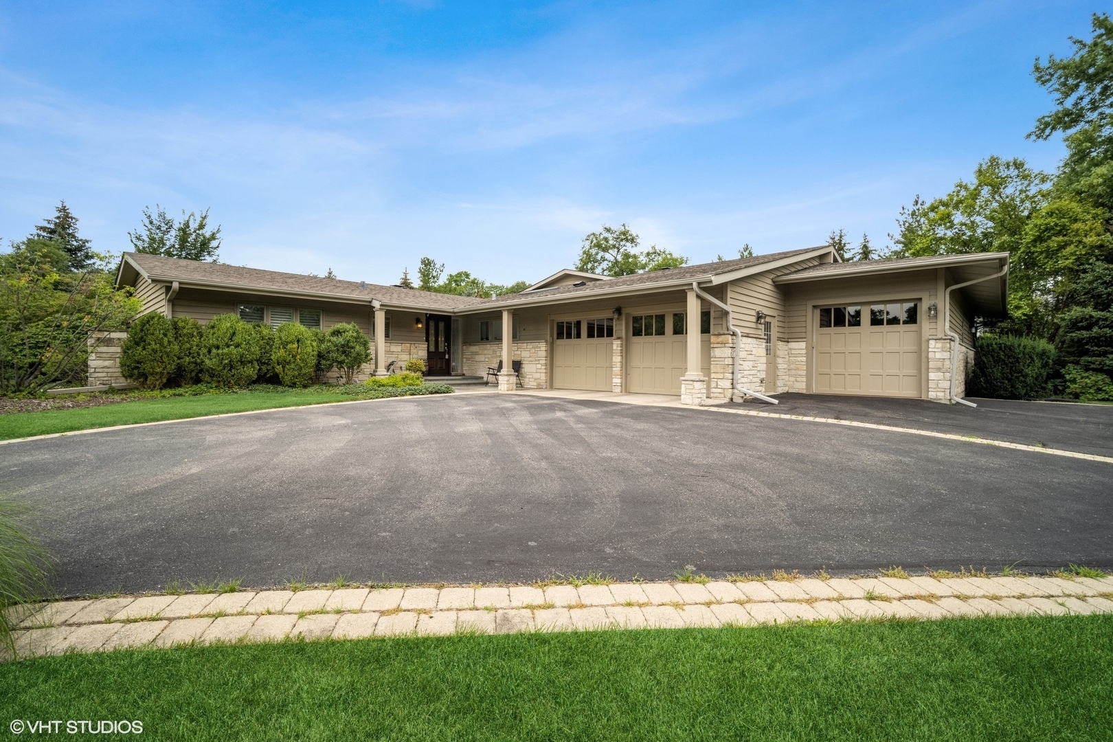 Property Photo: 254 Mellody Road IL 60045