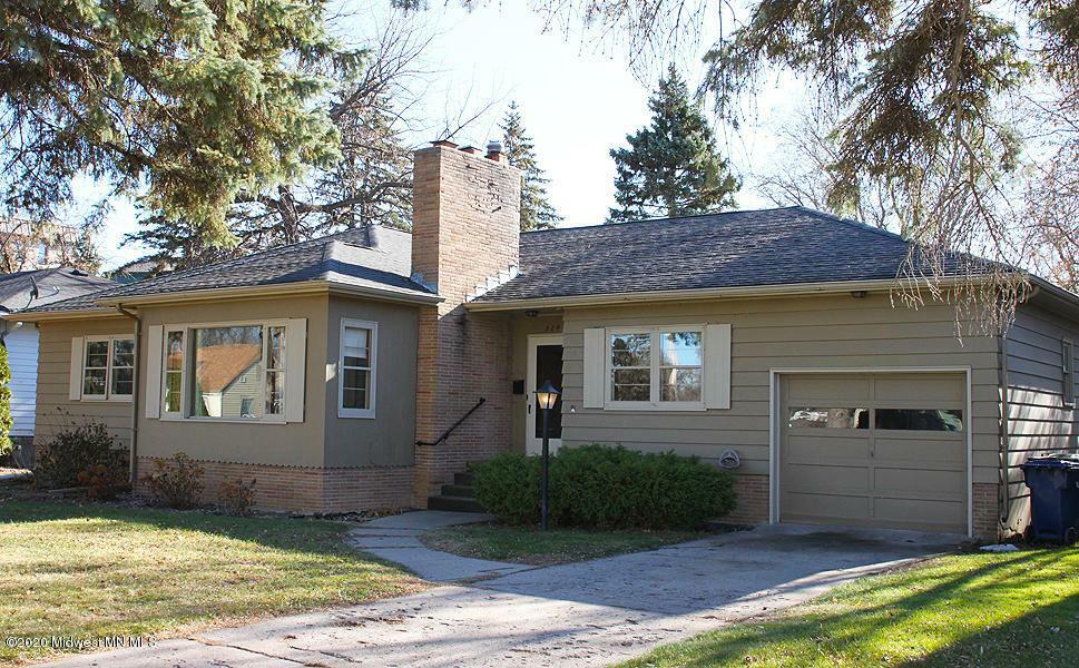 Property Photo:  324 E Alcott Avenue  MN 56537 