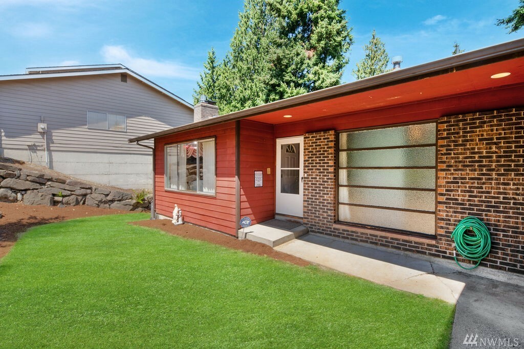 Property Photo:  2715 Riverview Blvd  WA 98203 