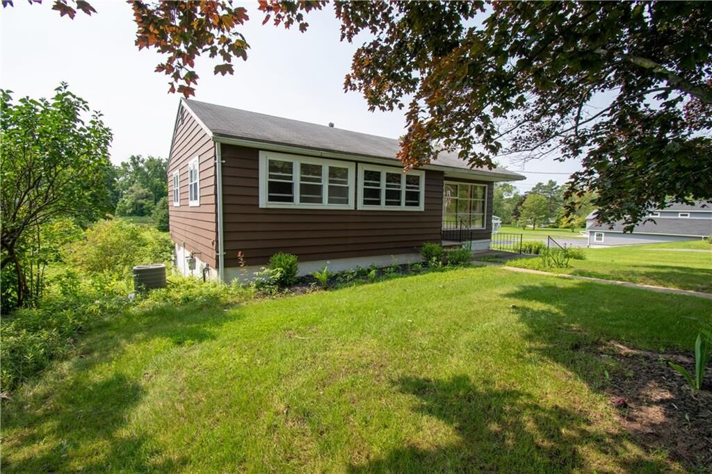 Property Photo:  848 Waterloo Geneva Road  NY 13165 