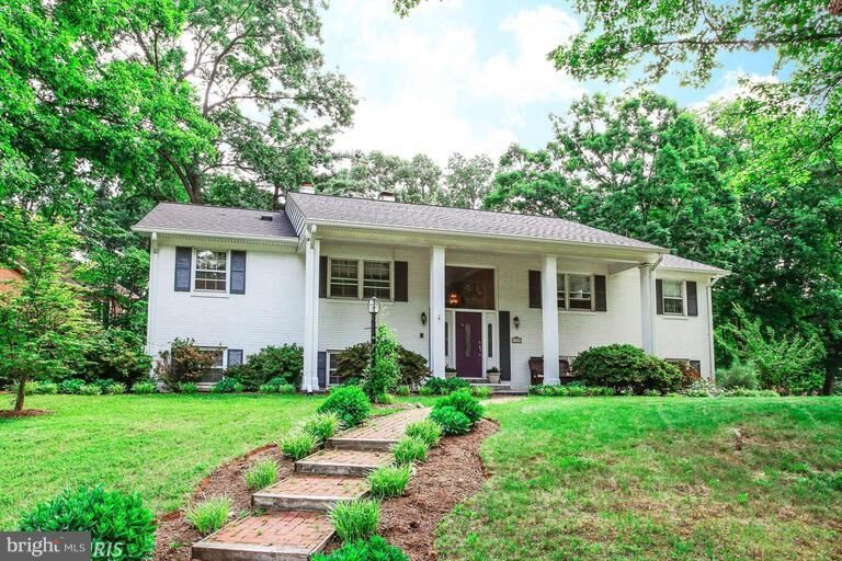 Property Photo:  1329 Oberon Way  VA 22102 