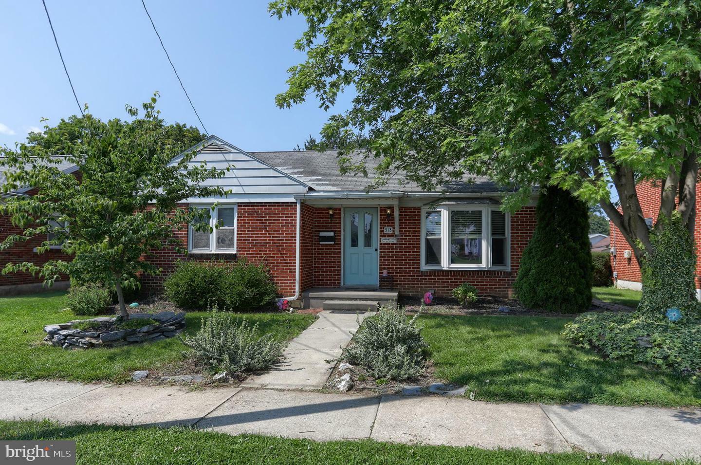 Property Photo: 513 N Lincoln Street PA 17078