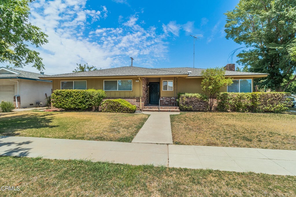 Property Photo:  782 E Stuart Avenue  CA 93710 