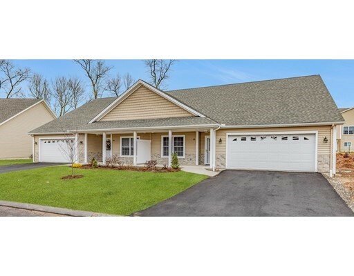 Property Photo: 41 Lodge Ln 41 MA 01095
