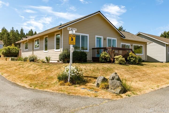 Property Photo: 300 Capstan Ct WA 98239