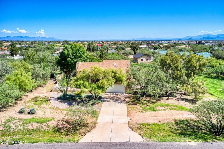 Property Photo: 3741 E Choctaw Drive AZ 85650