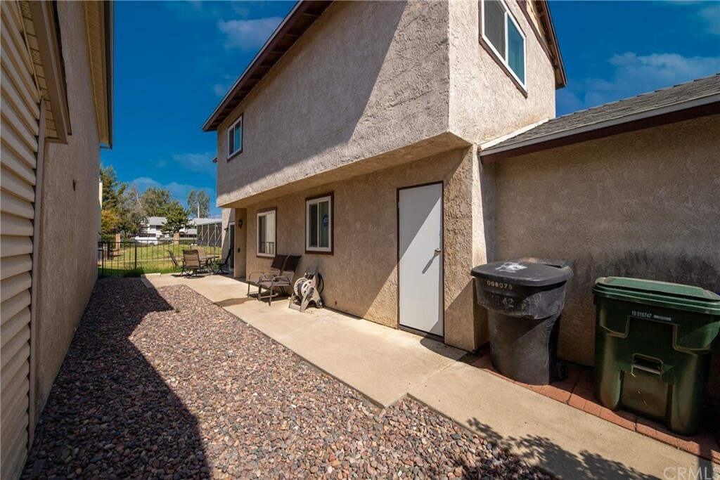 Property Photo:  4842 Village Green Way  CA 92407 