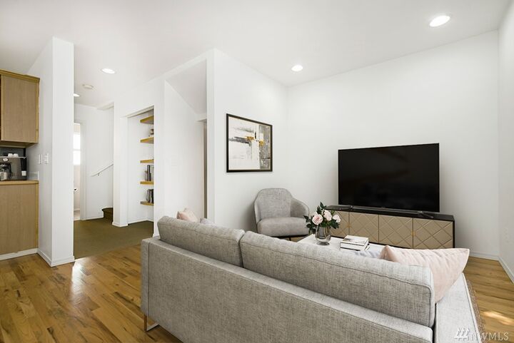 Property Photo:  9257 Interlake Ave N  WA 98103 