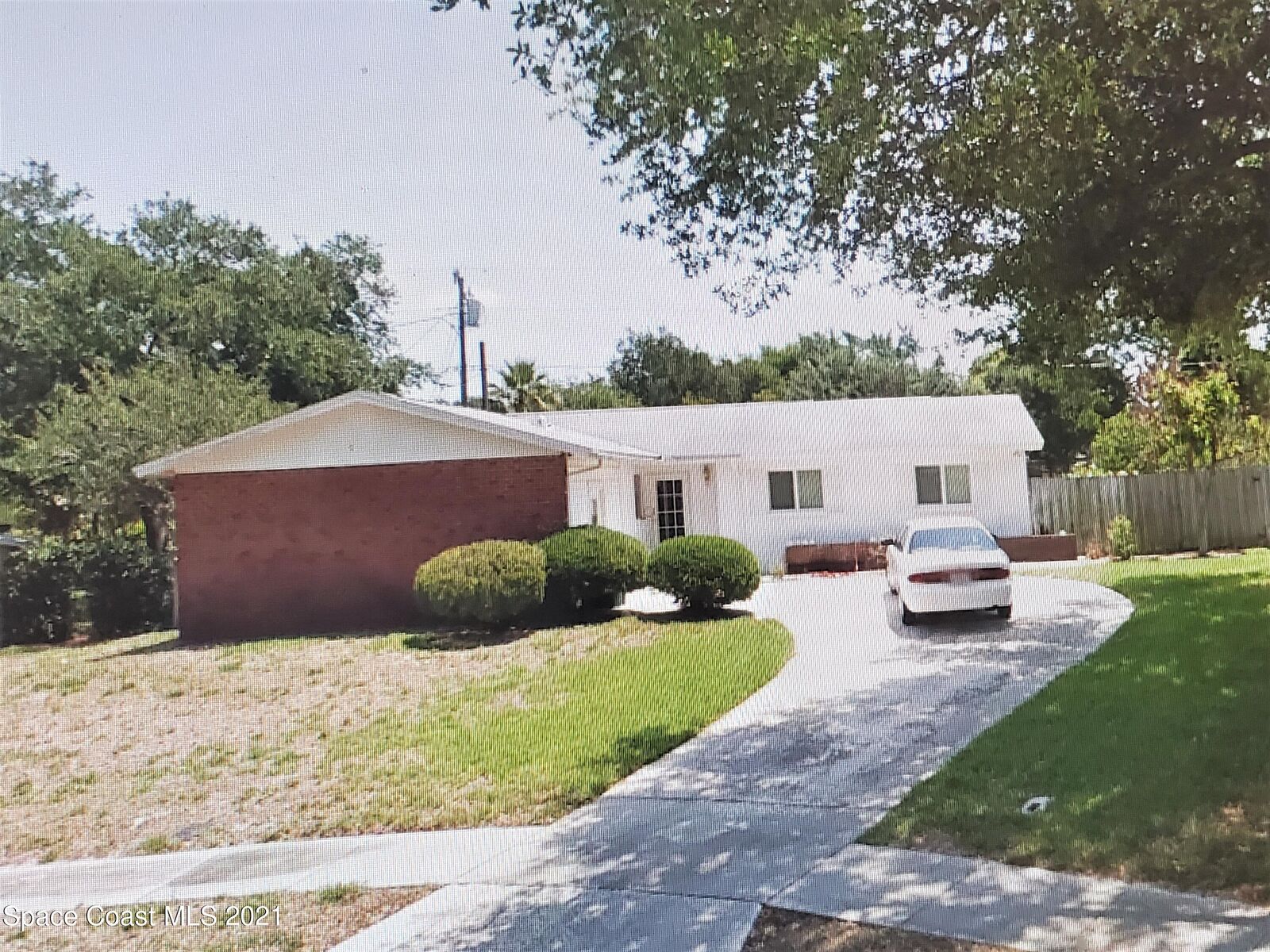 Property Photo: 2204 Iona Drive FL 32926