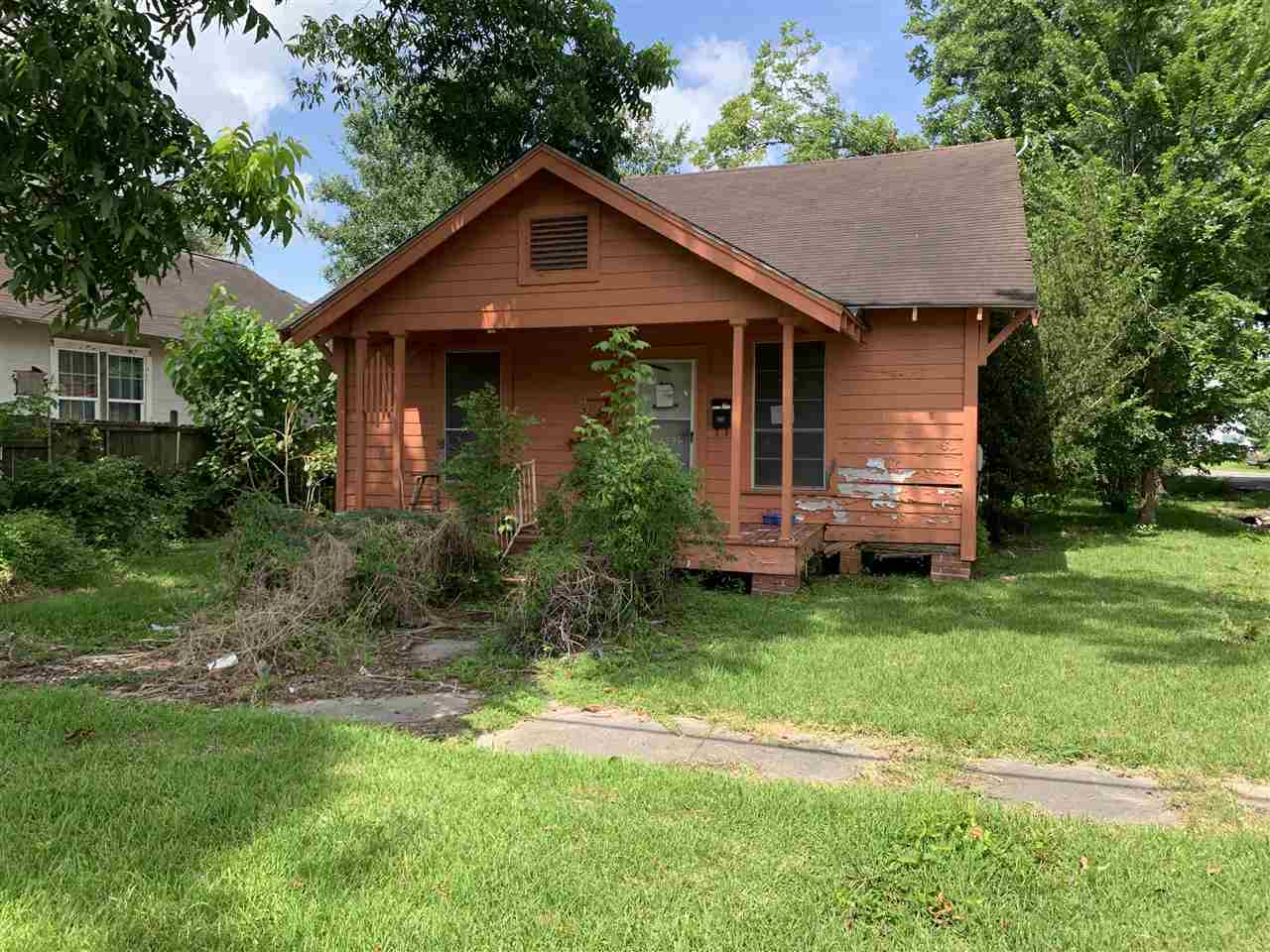 Property Photo:  3904 Ogden Ave  TX 77705 