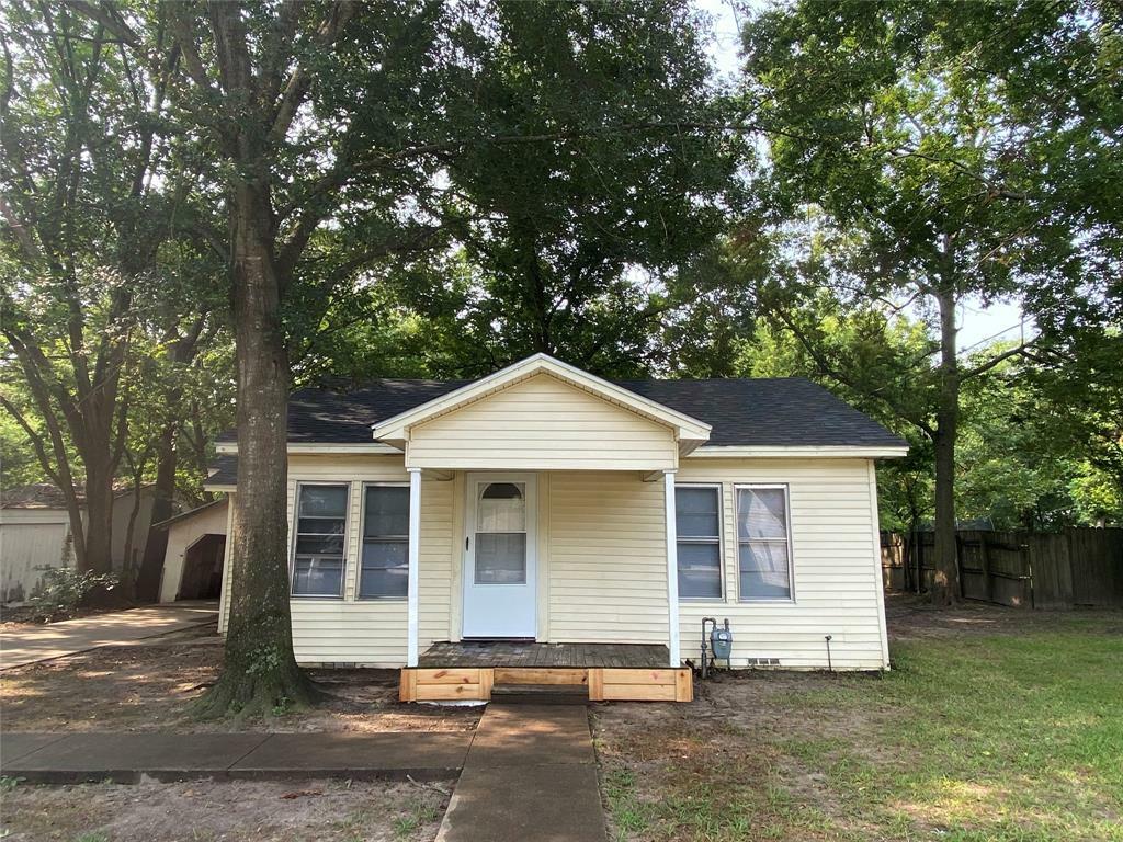 Property Photo:  306 Robertson Street  TX 75482 