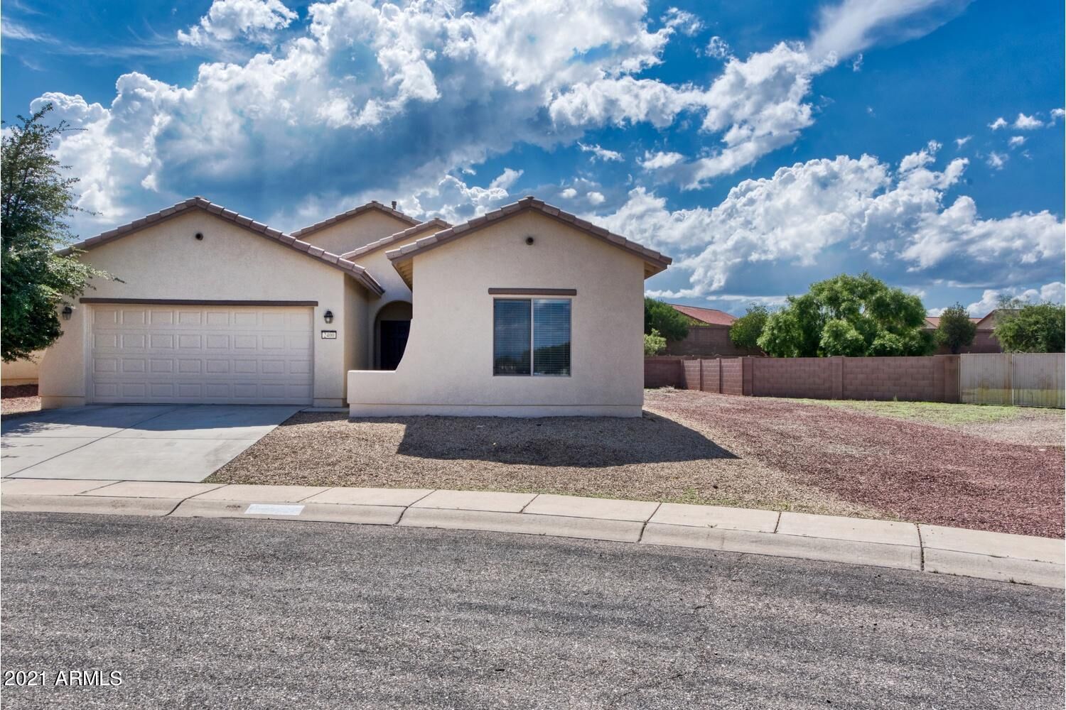 Property Photo: 2400 Desert Lily Lane AZ 85635
