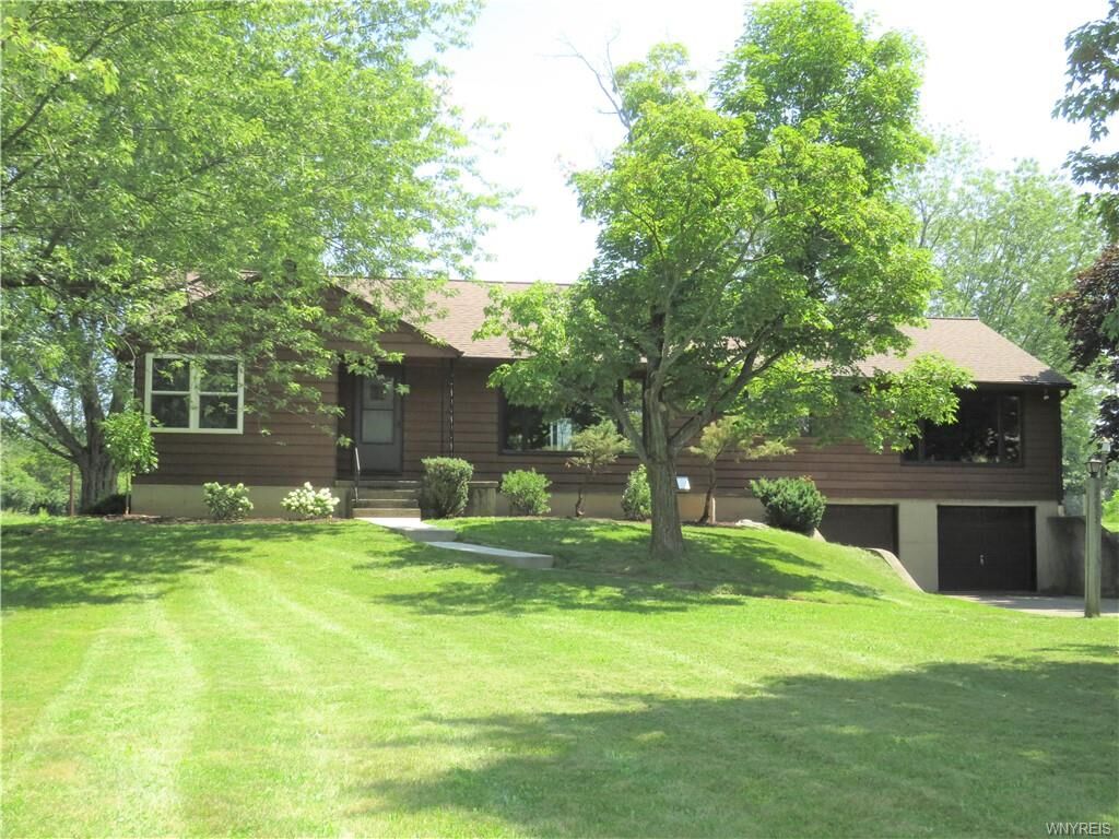 Property Photo: 2255 Stony Point Road NY 14072