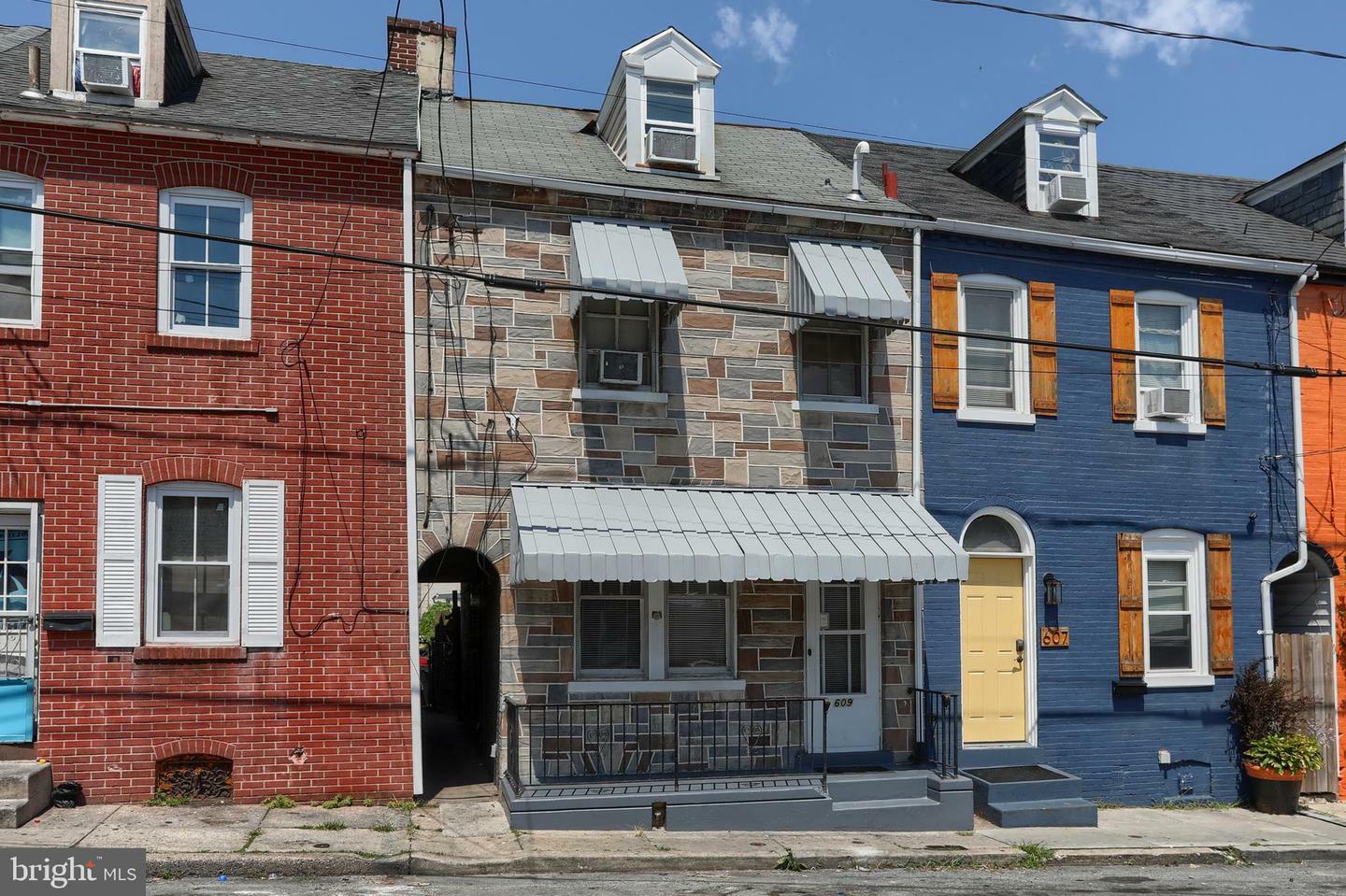 Property Photo: 609 Poplar Street PA 17603