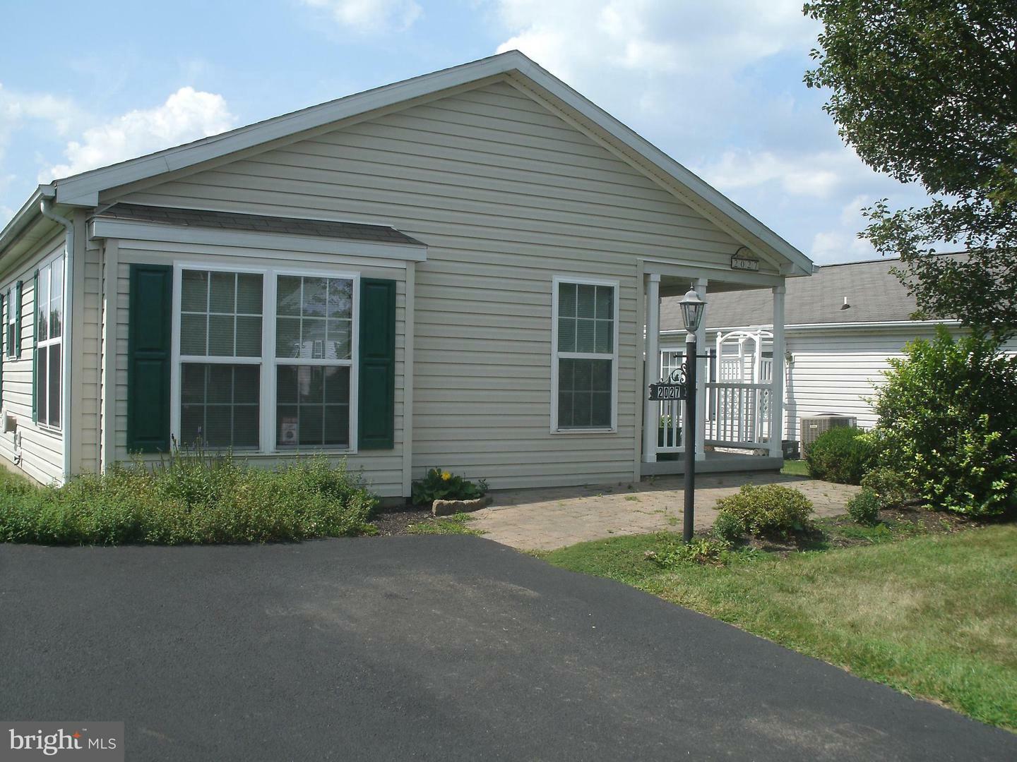 Property Photo:  2027 Longwood Place  PA 19454 