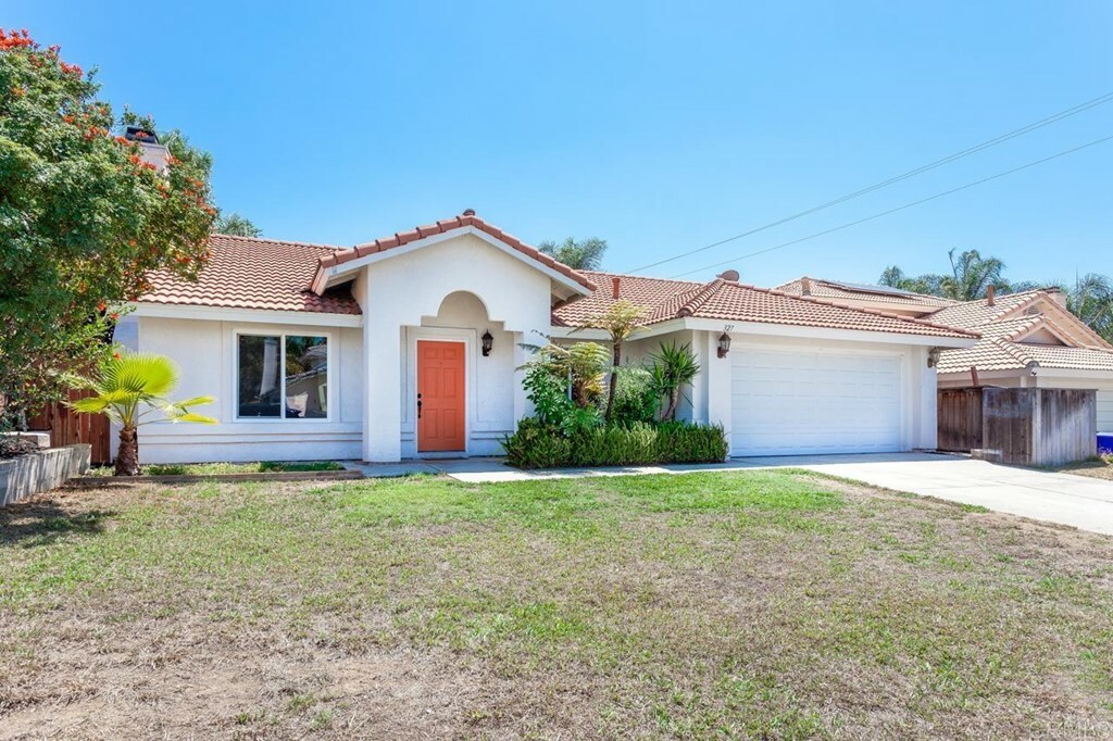 Property Photo:  327 Old Stage Ct  CA 92028 
