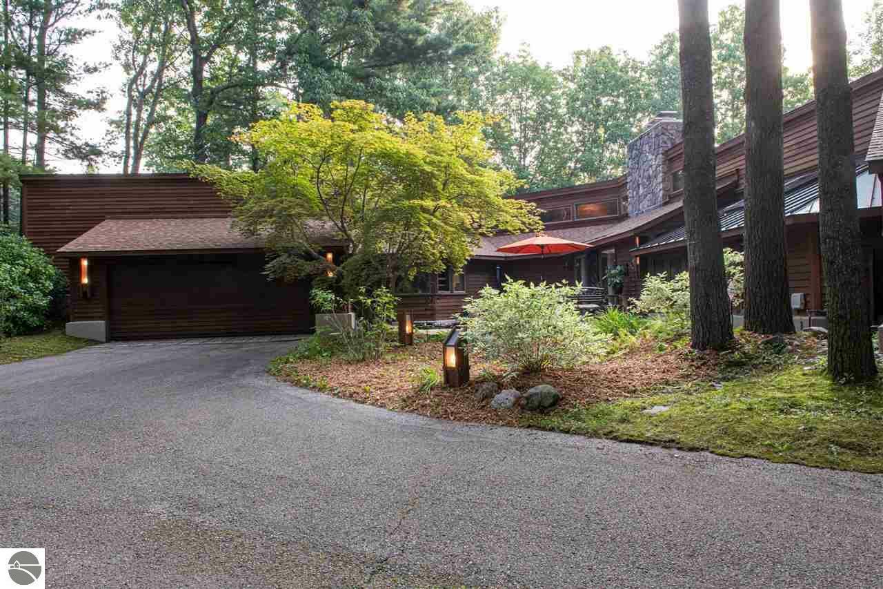 Property Photo:  2064 Arrowhead Drive  MI 49686 